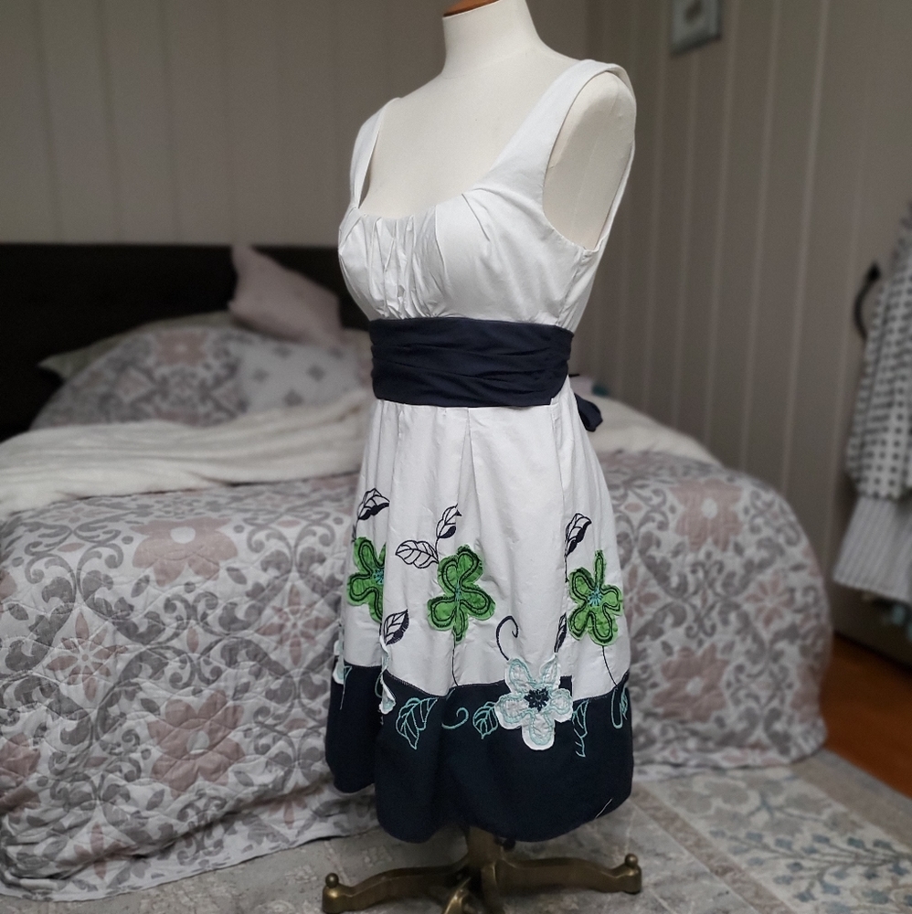 Y2k it and flare floral dress